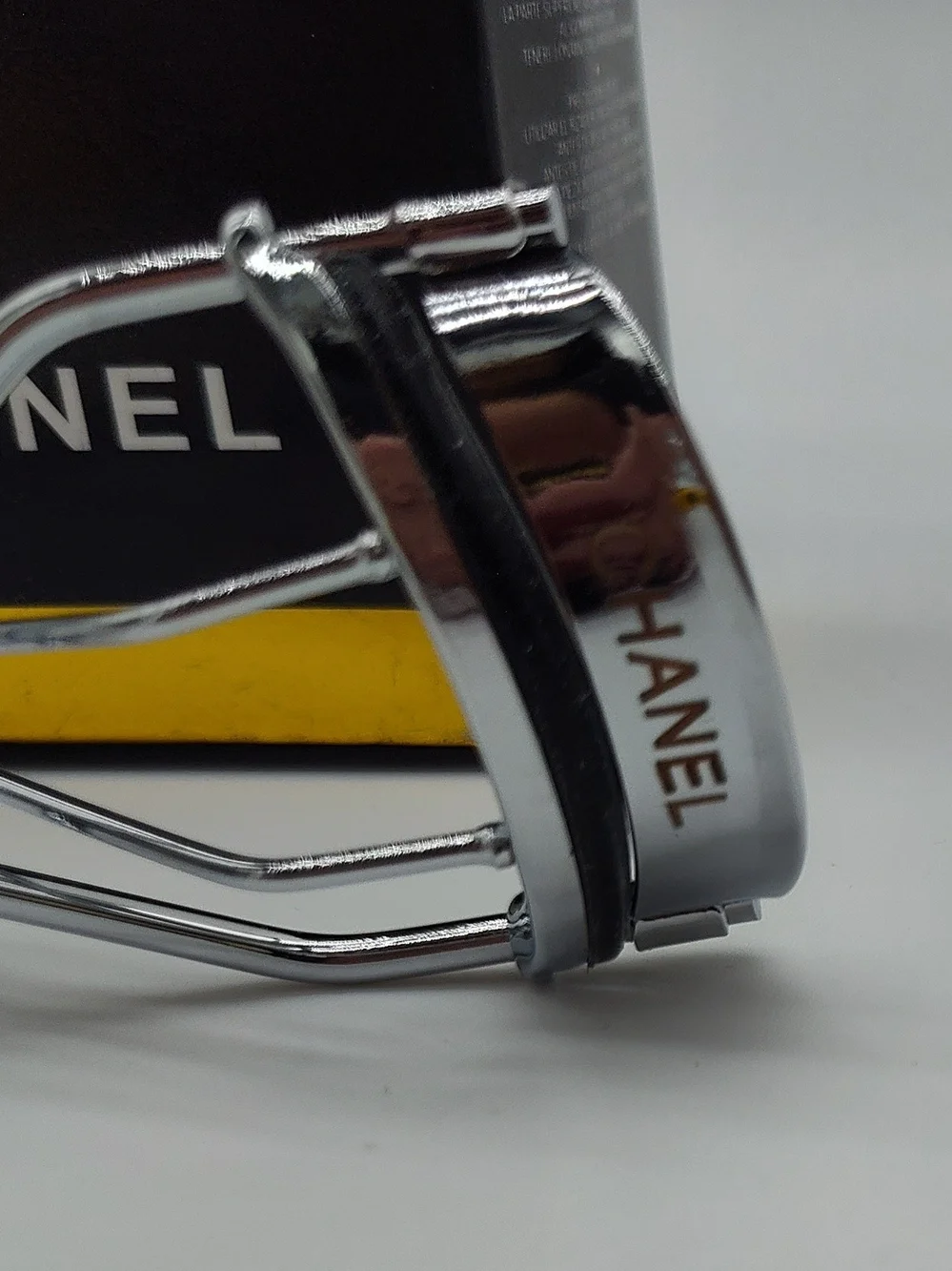 CHANEL Le Recourbe Cils Eyelash Curler Boxed Beauty Tool Silver Logo NIB